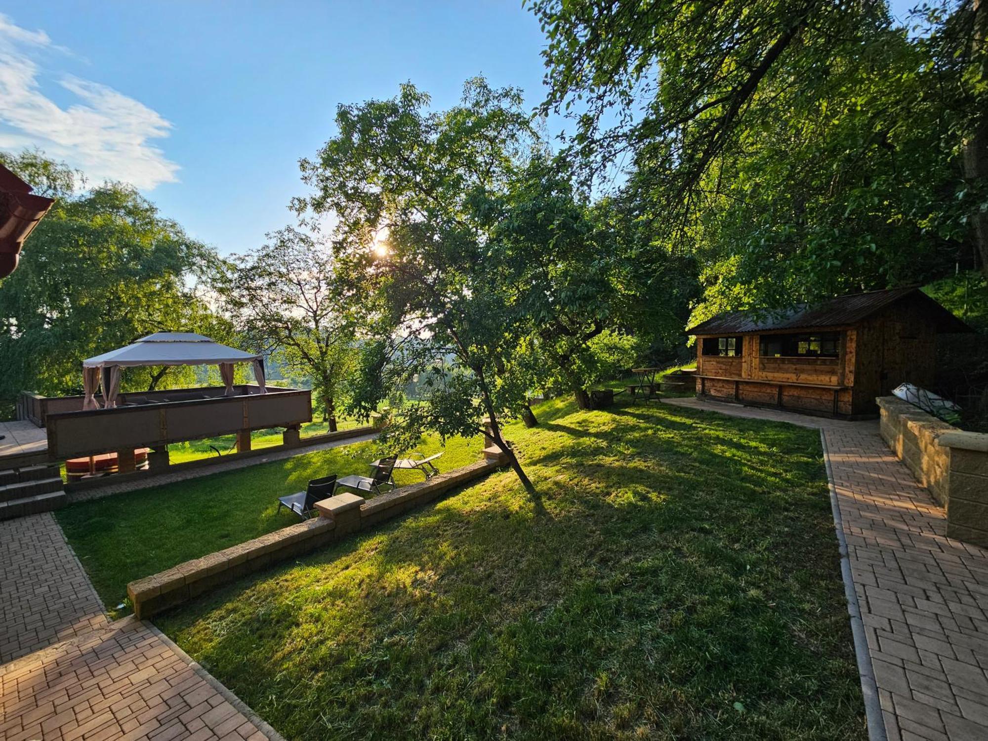 Božská usedlost Prackov Exterior foto