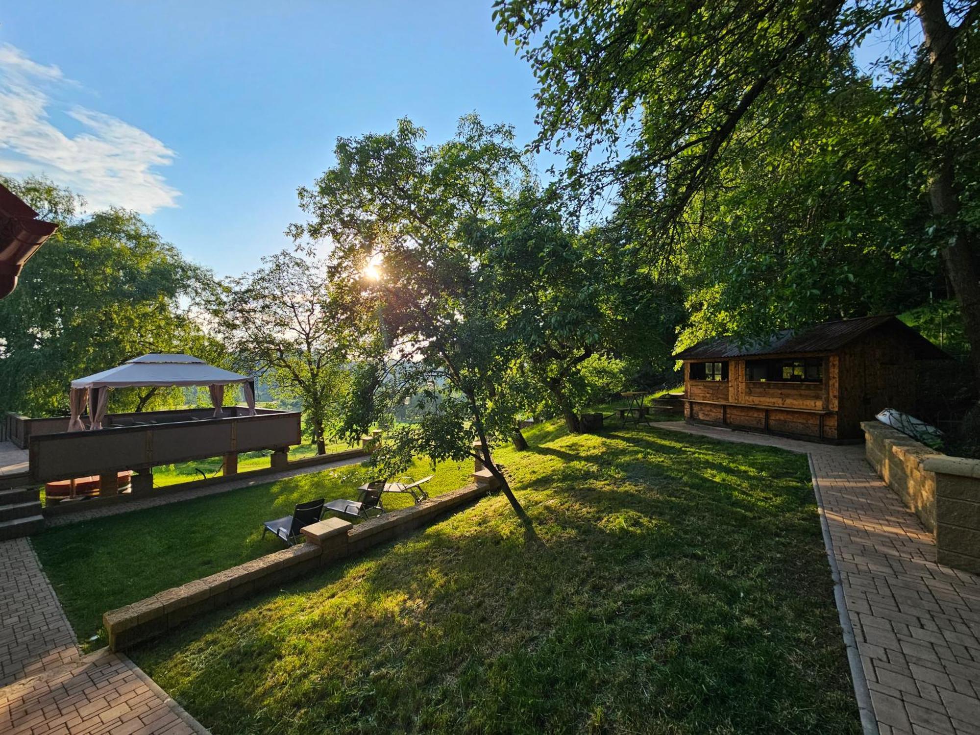 Božská usedlost Prackov Exterior foto